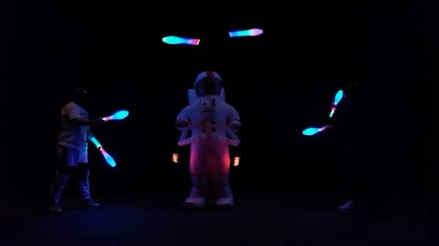 Senti il ritmo.Guarda la luce.